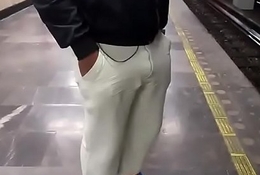 Underground railway bulge increased by ass, (bulgesen).