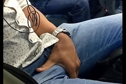 Maludo excitado no onibus