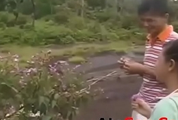 sinundo handy tinira sa kalsada