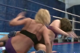 Wrestling les beauty fisted apart from their way opposed